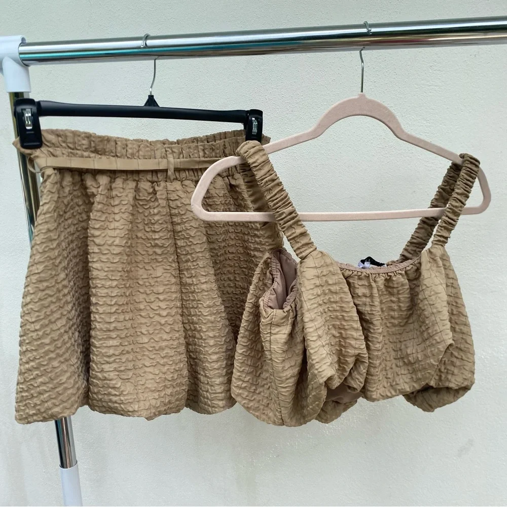 Textured Tan Puff Crop Top & Balloon Shorts Size Medium - Picture 7 of 7